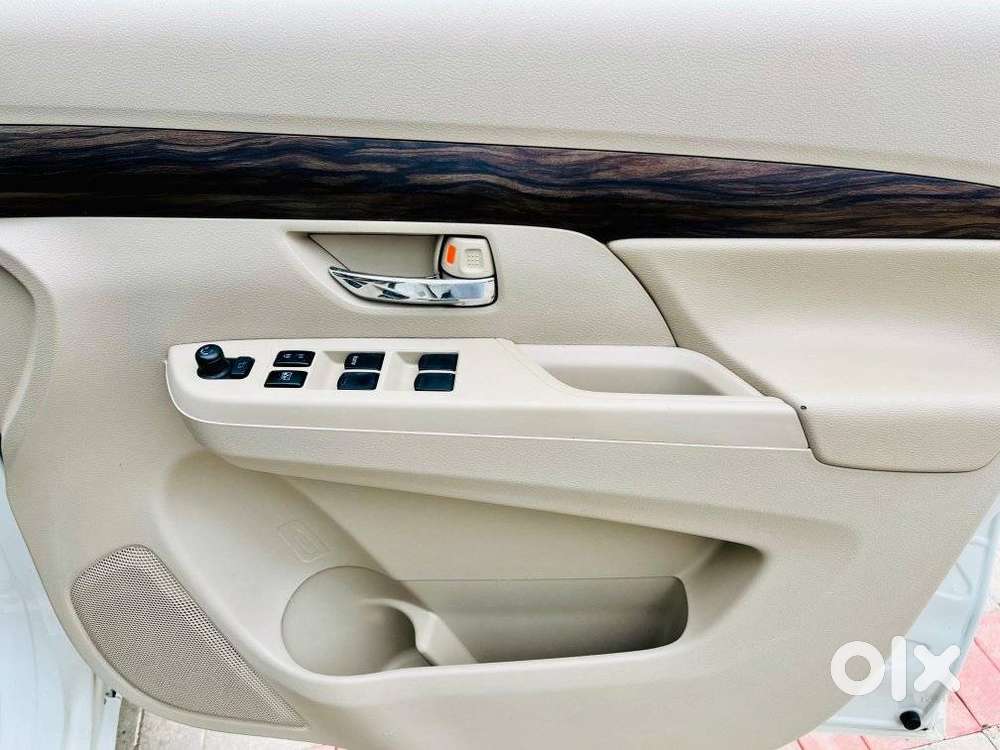 Maruti Suzuki Ertiga Zxi Shvs, 2020, Petrol