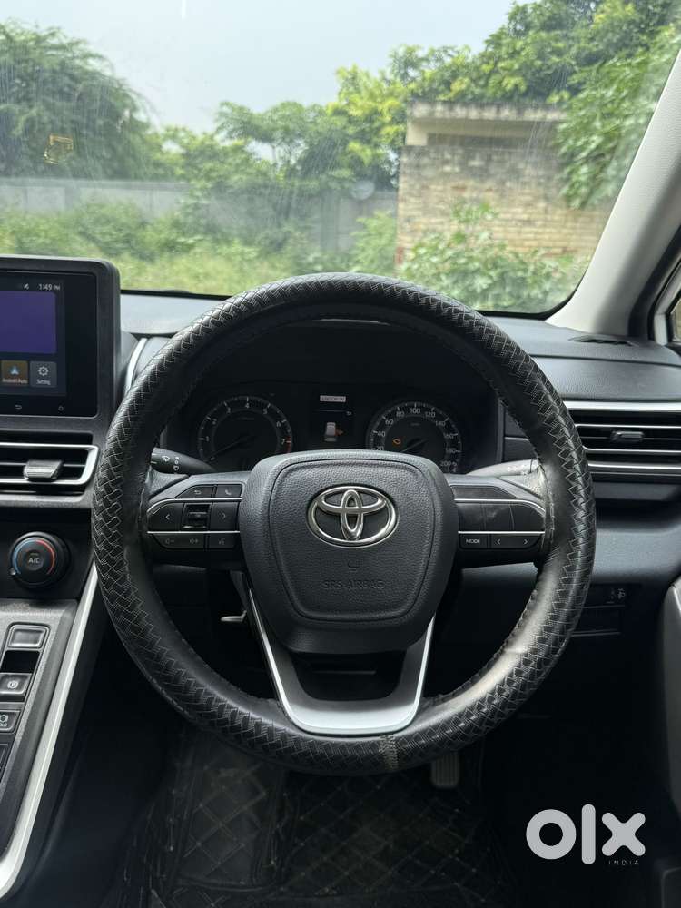 Toyota Innova Hycross Gx (o), 2023, Petrol