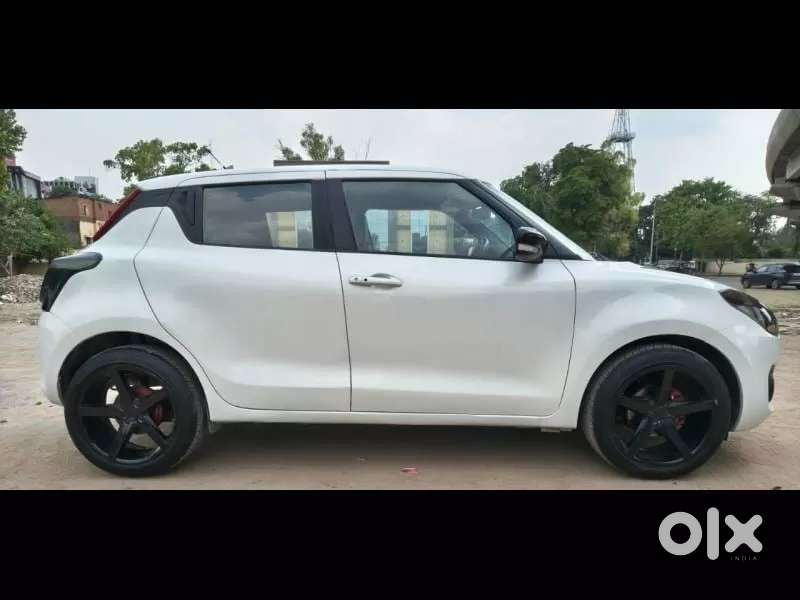 Maruti Suzuki Swift 1.3 Zxi, 2022, Petrol