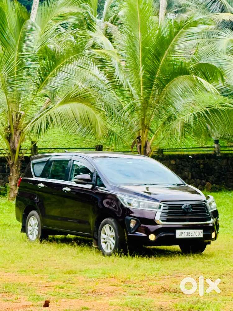 2018 Innova Crysta V