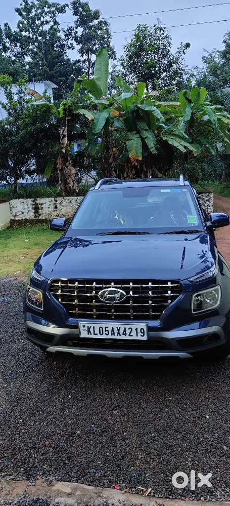 Hyundai Venue 2021 Petrol Well Maintained