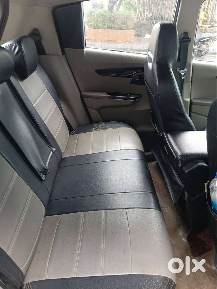 Mahindra Kuv 100 K8