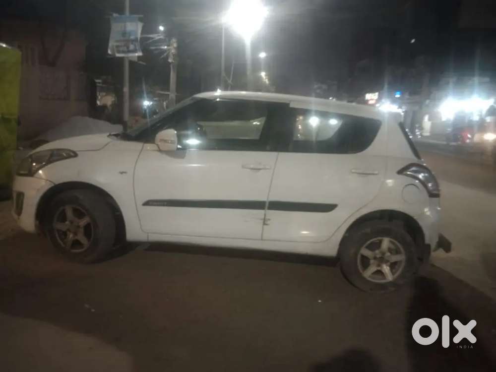 Maruti Suzuki Swift Petrol 2012