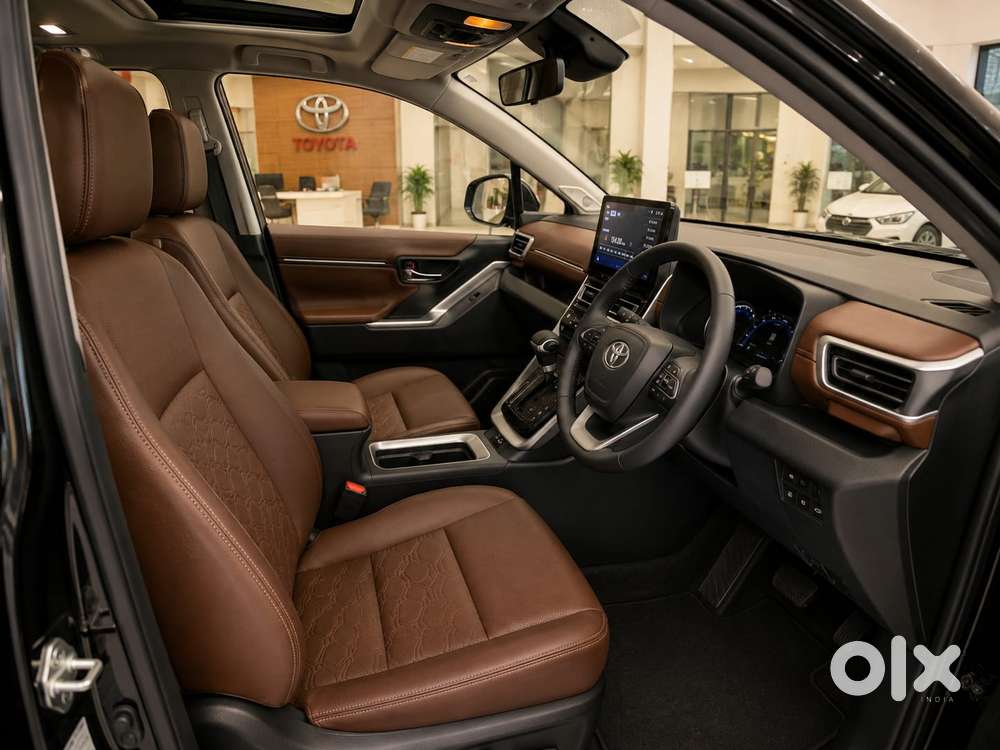 Toyota Innova Hycross 2.0 Zx (o) Hybrid 7 Str, 2025, Petrol
