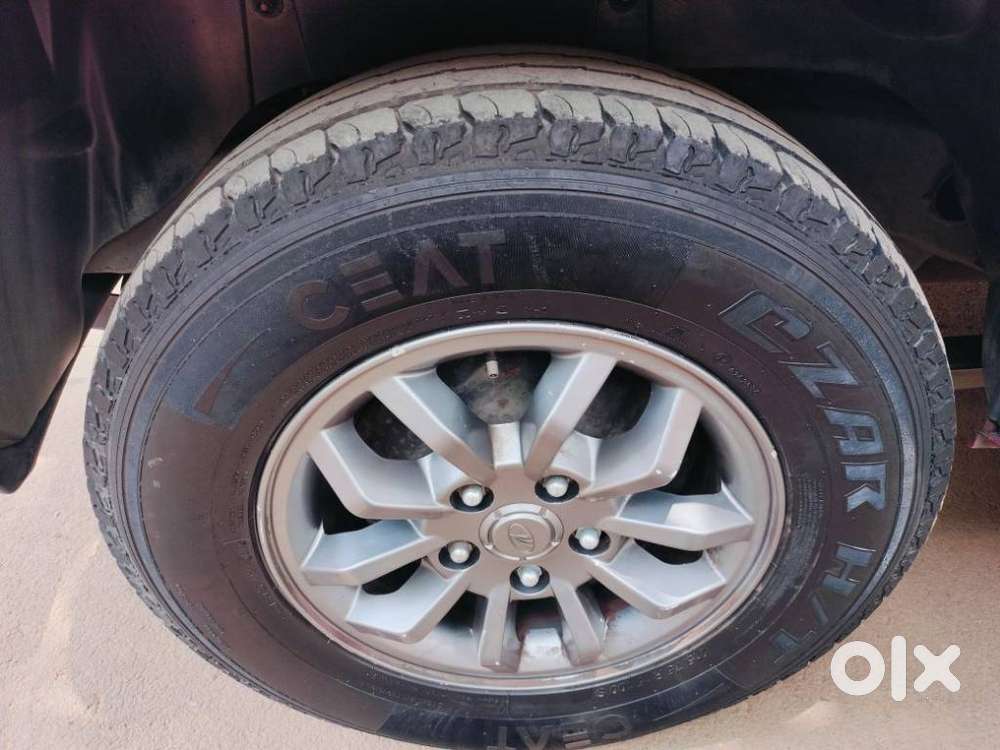 Mahindra Tuv 300 1.5 T10 (o) Amt, 2018, Diesel