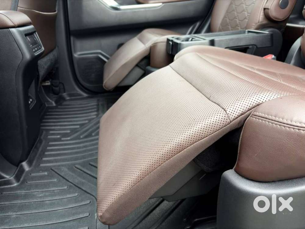 Toyota Innova Hycross 2.0 Zx (o) Hybrid 7 Str, 2023, Petrol