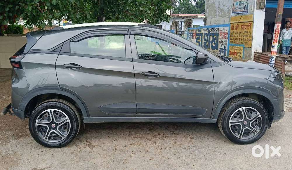 Tata Nexon Smart Plus S 1.2 Revotron Petrol 5 Mt, 2024, Petrol