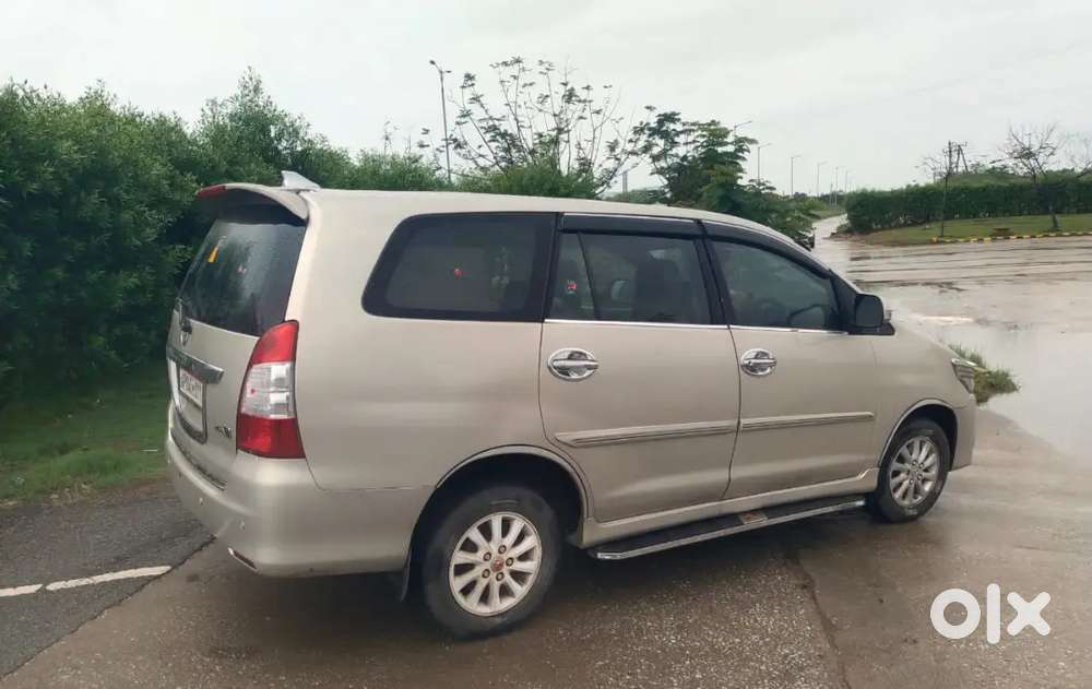 Toyota Innova 2012 Diesel 179000 Km Driven