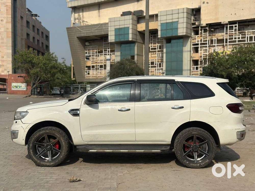 Ford Endeavour 3.2 Titanium At 4x4, 2016, Diesel