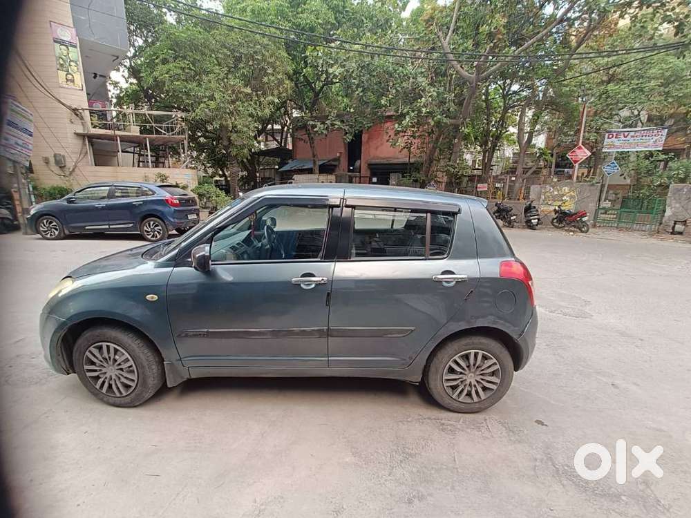 Maruti Suzuki Swift (2011- Petrol) 77k Km (naveen Shahdara-east Delhi)