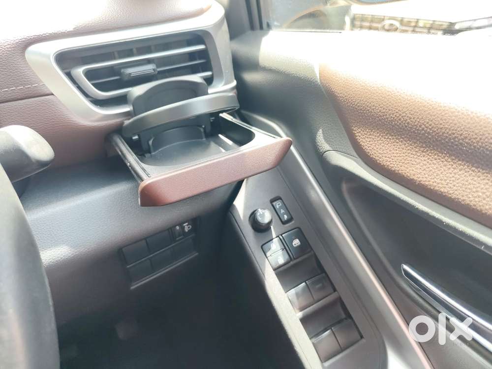Toyota Innova Hycross 2.0 Vx (o) Hybrid 7 Str, 2024, Petrol