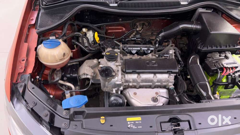 Volkswagen Polo Petrol Highline 1.2l, 2015, Petrol