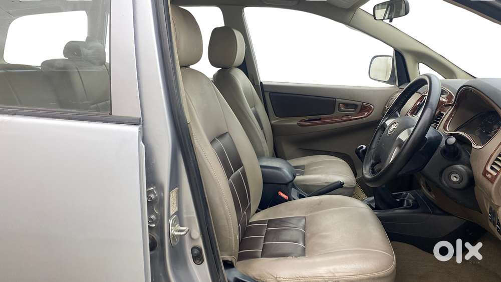 Toyota Innova 2.5 Gx (diesel) 8 Seater, 2015, Diesel