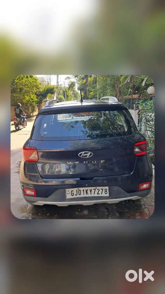 Hyundai Venue 2020 Petrol 27500 Km Driven
