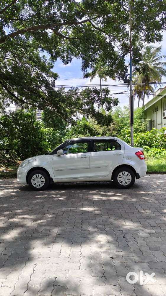 Maruti Suzuki Swift Dzire 1.2 Vxi Bsiv, 2014, Petrol