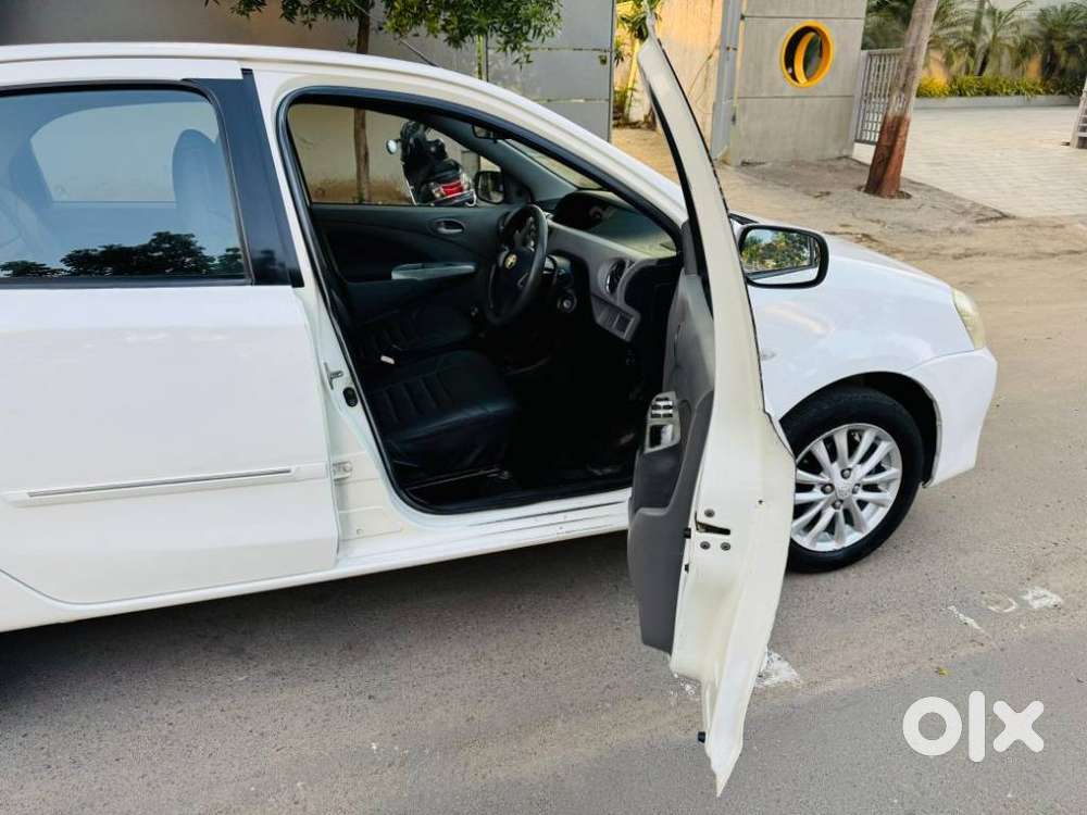 Toyota Etios Cross 1.5l V, 2011, Petrol