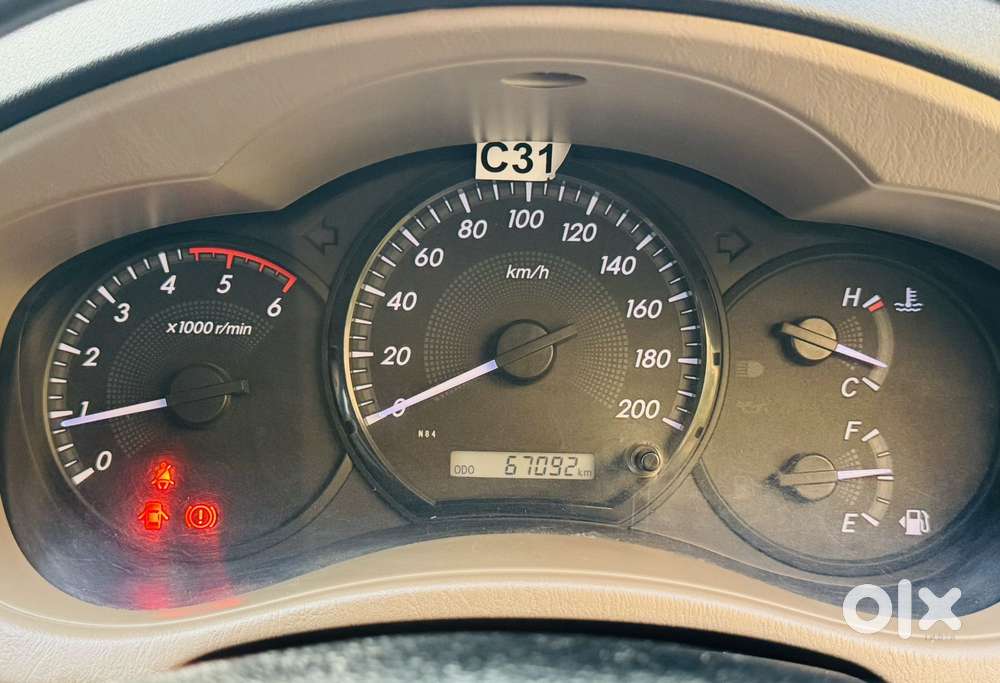 Toyota Innova 2.5 G (diesel) 8 Seater Bs Iv, 2015, Diesel