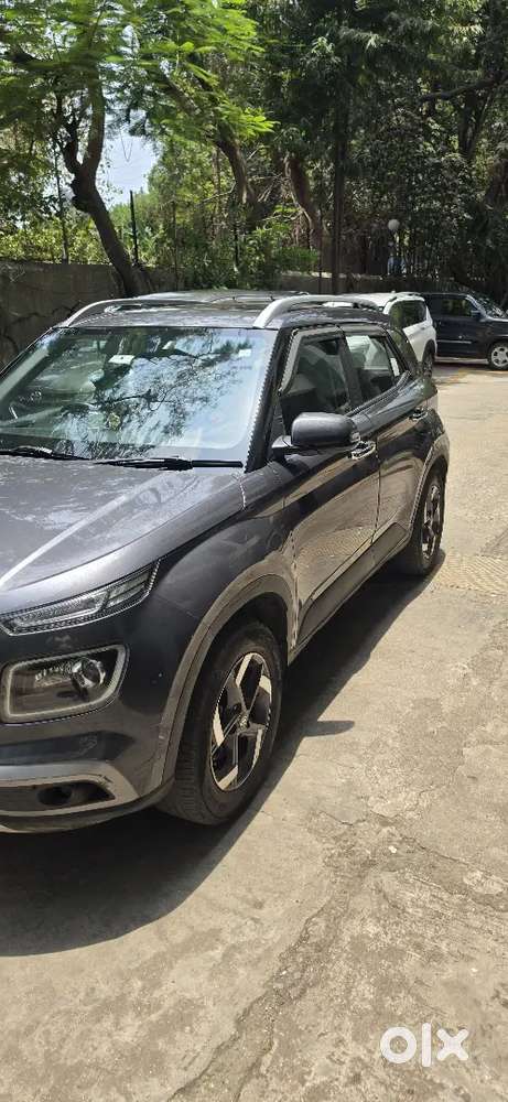 Hyundai Venue December 2021 Petrol Well Maintained