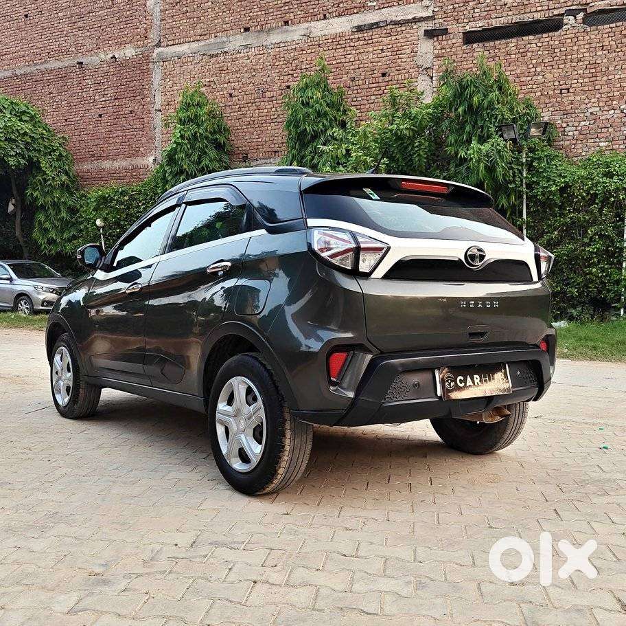 Tata Nexon 1.2 Revotron Xma Amt (s), 2020, Petrol
