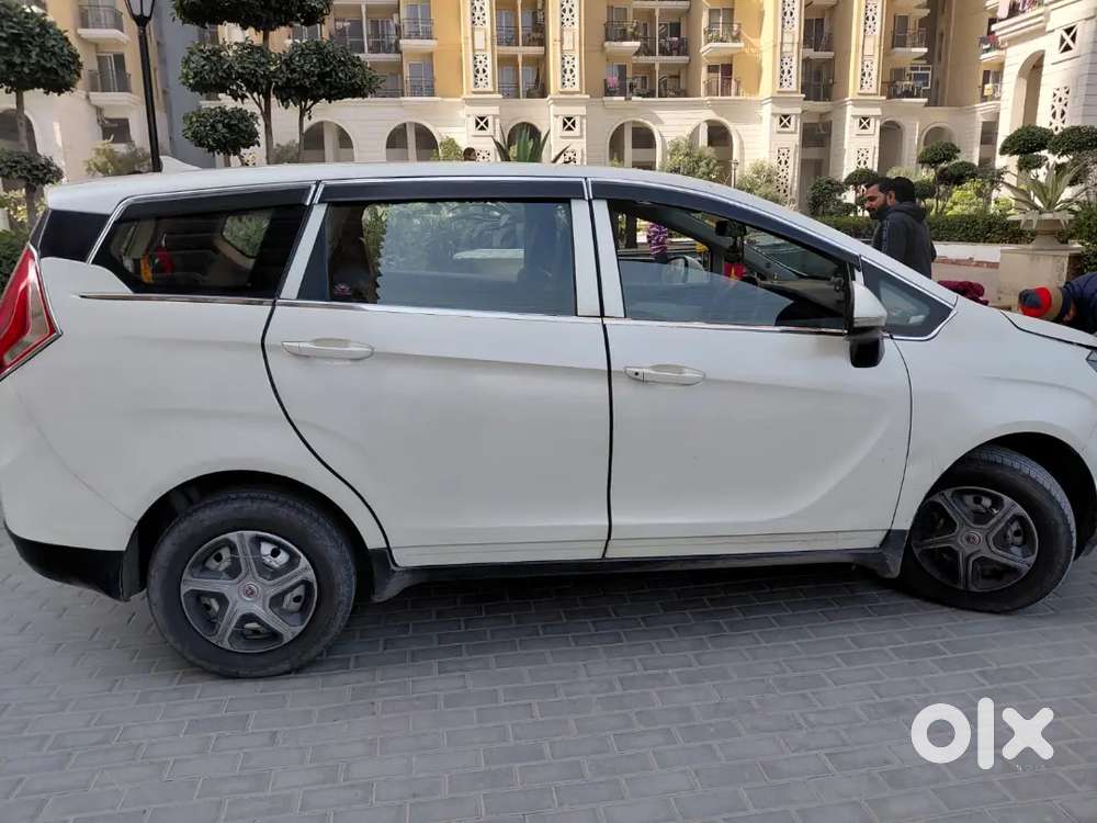 Mahindra Marazzo 2018