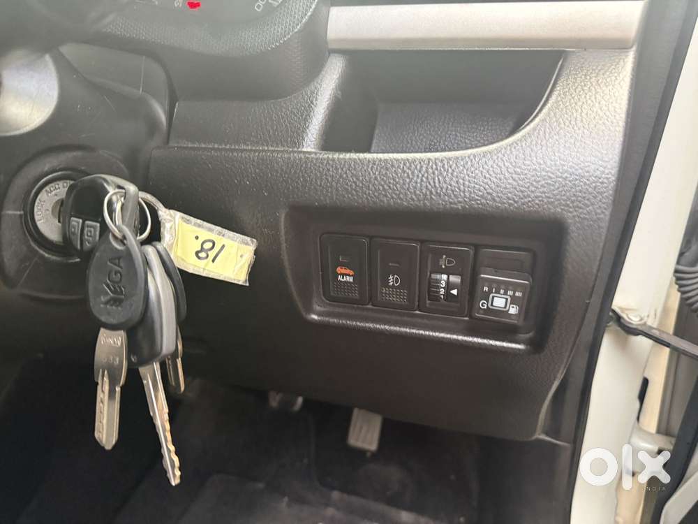 Maruti Suzuki Swift Vxi Optional, 2015, Petrol