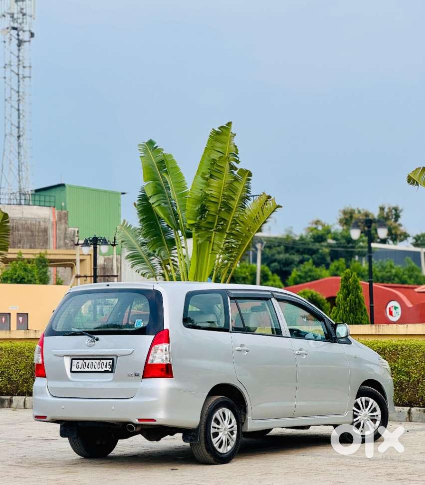 Toyota Innova 2.5 G (diesel) 8 Seater Bs Iv, 2013, Diesel