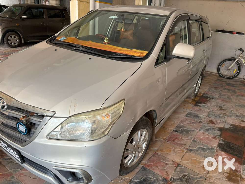 Toyota Innova 2012