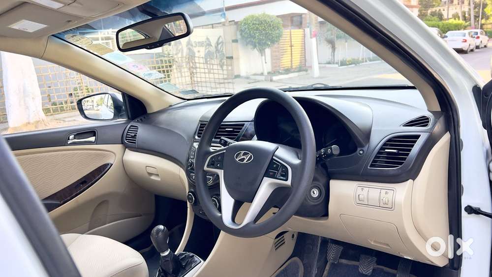 Hyundai Verna 1.6 Sx (o) Vtvt, 2012, Petrol