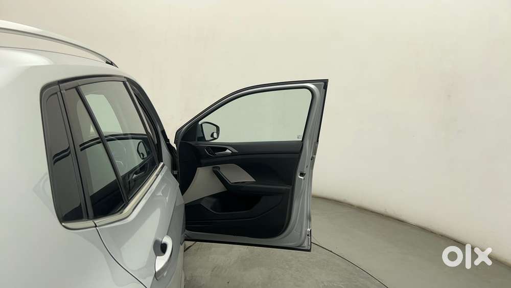 Volkswagen Taigun Topline 1.0 Tsi At (electric Seats), 2022, Petrol