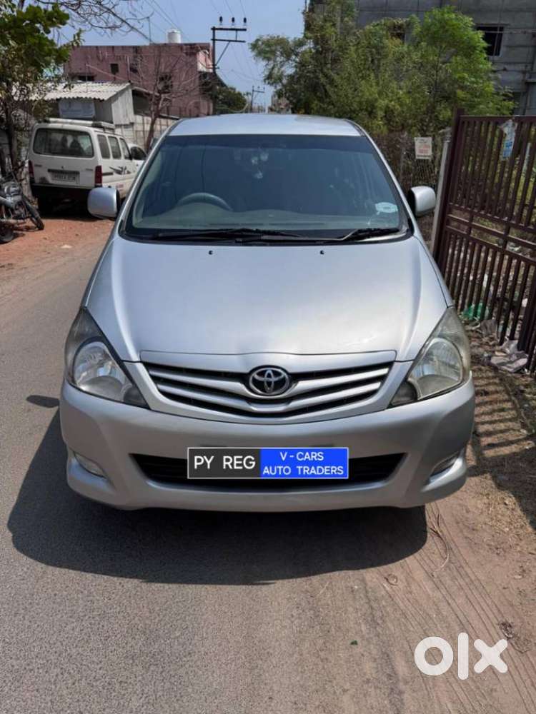 Toyota Innova 2.5 Gx 7 Seater Bs Iv, 2010, Diesel