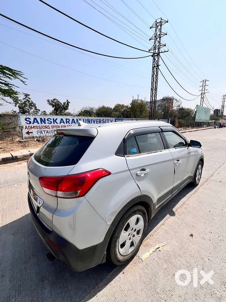 Hyundai Creta Diesel  1st Owner  Full Hyundai Service  Excellent Co
