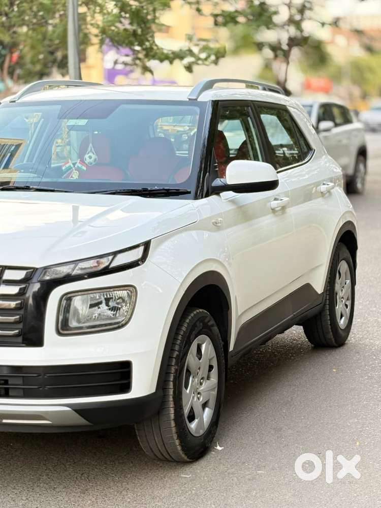 Hyundai Venue [2022-ongoing] 1.2 S, 2022, Cng & Hybrids