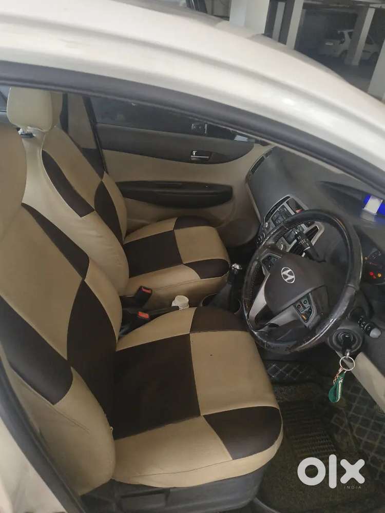 Hyundai I20 2013 Petrol 77300 Km Driven
