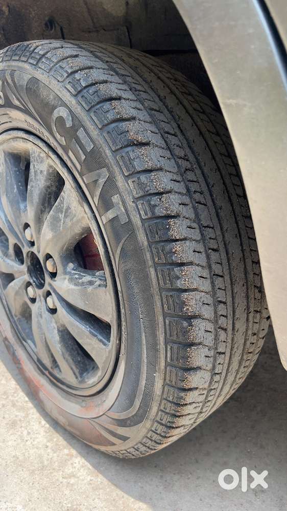 Toyota Innova Diesel 2011 2.5 V Bucket Seats
