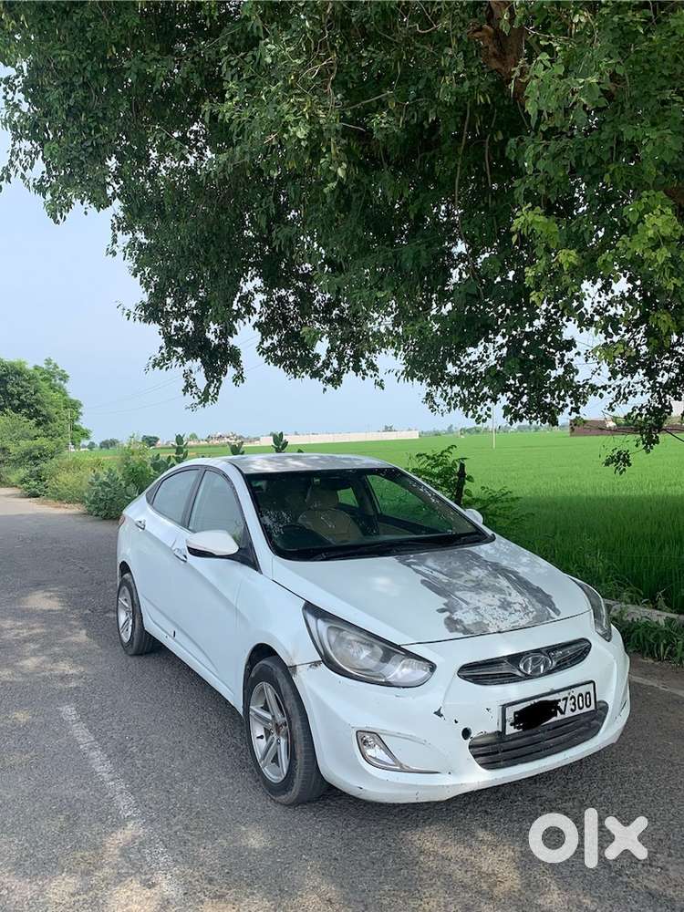 Hyundai Fluidic Verna 2012
