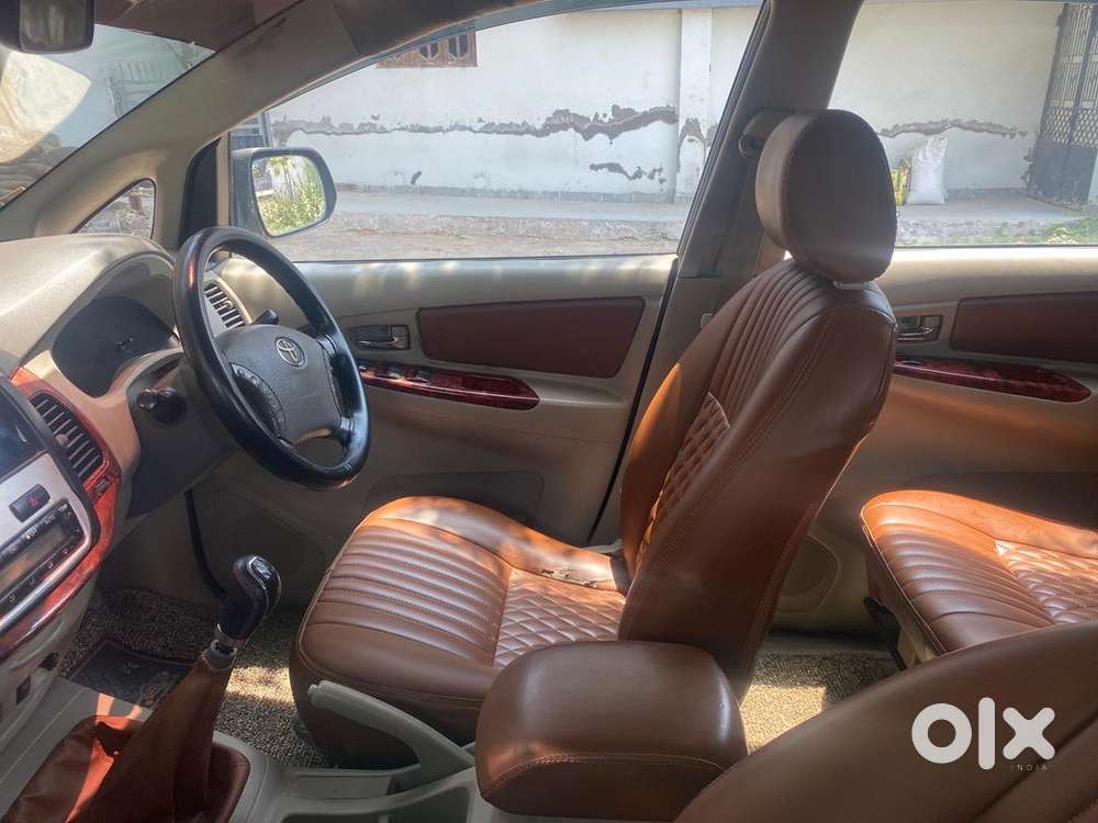 Toyota Innova 2011 Diesel Well Maintained