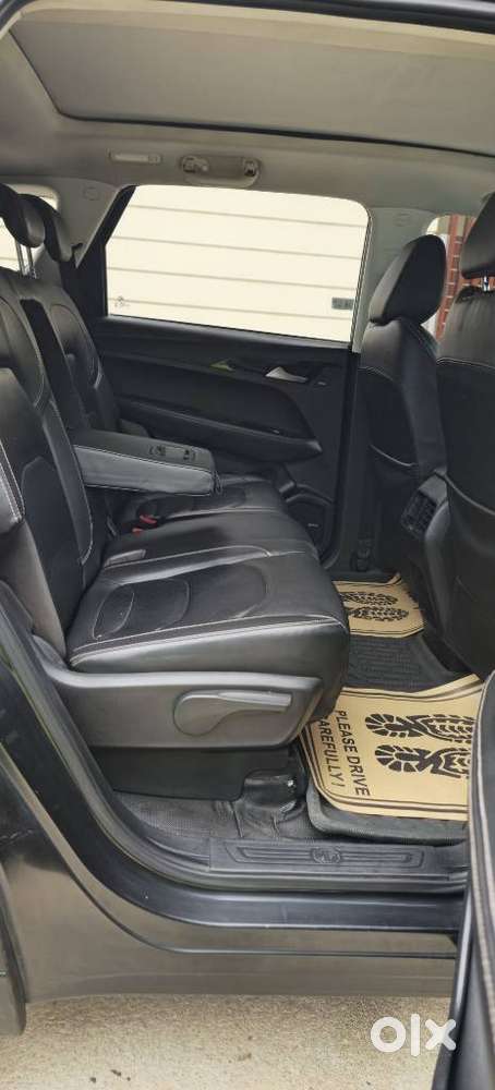 Mg Hector Plus Sharp Pro Blackstorm 1.5 Turbo Petrol Cvt 7 Str, 2020..