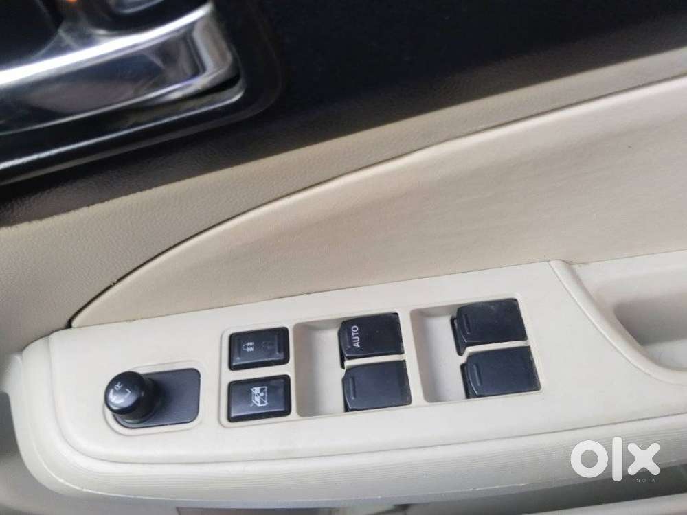 Maruti Suzuki Dzire 1.2 Vxi Cng, 2017, Cng & Hybrids