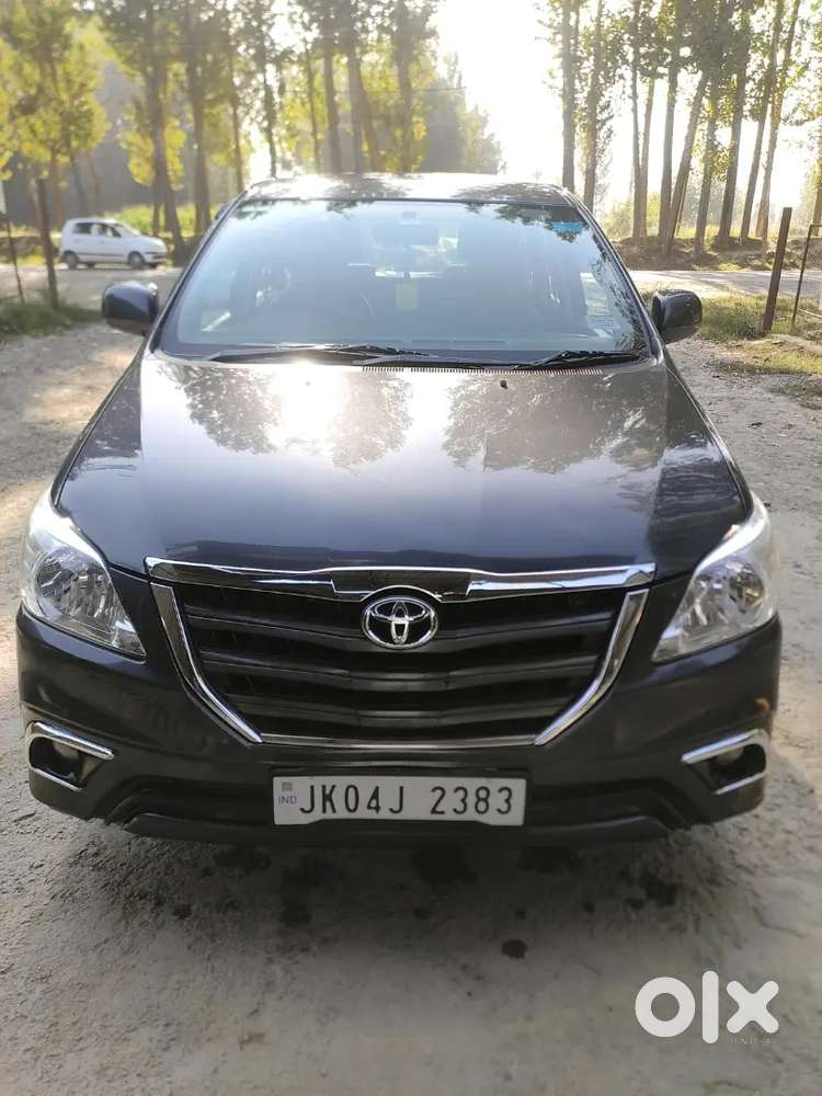 Toyota Innova 2015
