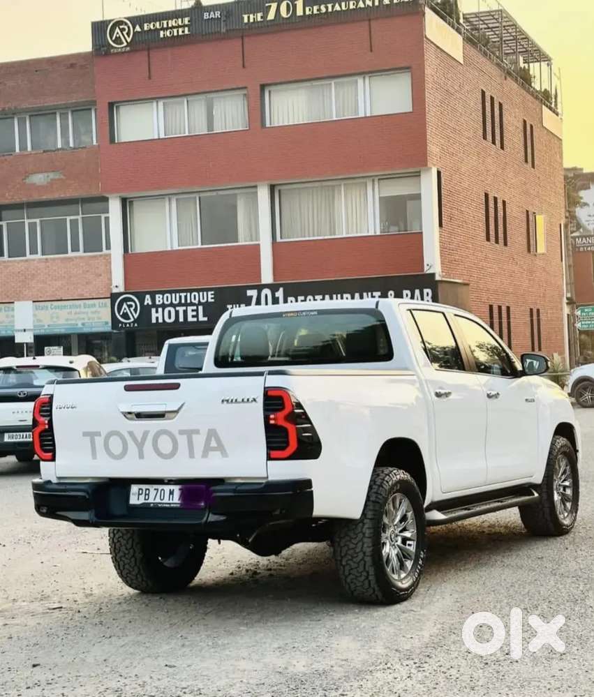 Toyota Hilux 2025 Diesel 20480 Km Driven