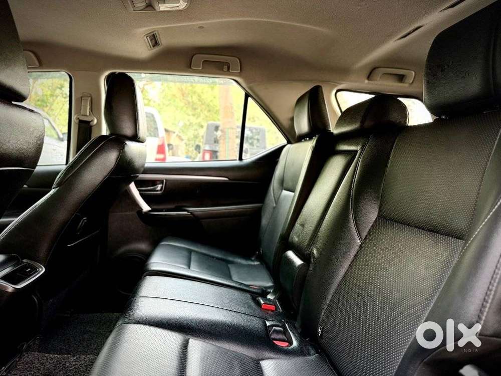 Toyota Fortuner 4x2 At 2.7 Petrol, 2021, Petrol