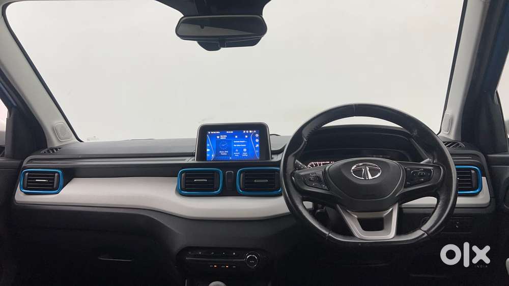 Tata Punch 1.2 Revotron Creative Amt Dual Tone, 2023, Petrol