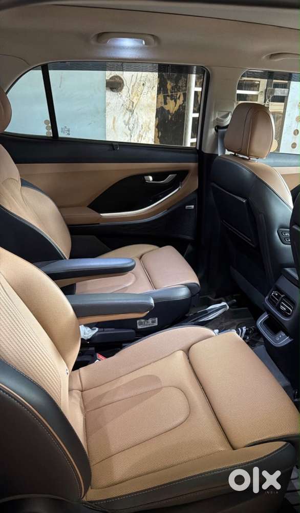 Hyundai Alcazar Signature 2025