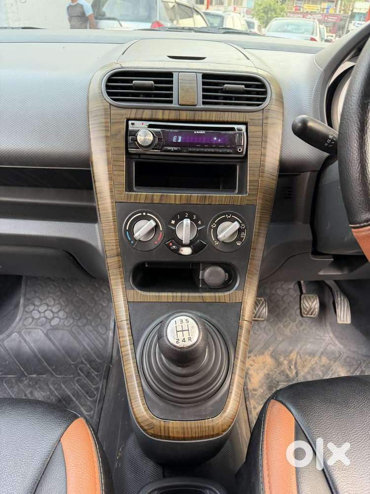 Maruti Suzuki Ritz Vxi, 2011, Petrol