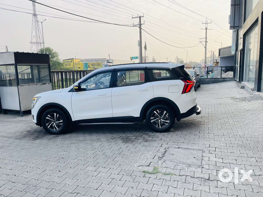 Mahindra Xuv700 2.0 Ax 5 Petrol At Str, 2024, Petrol