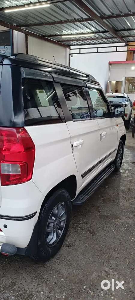 Mahindra Tuv 300 2018