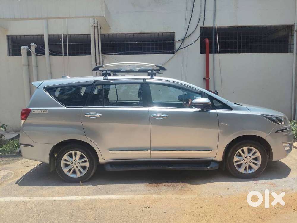 Innova Crysta 8str