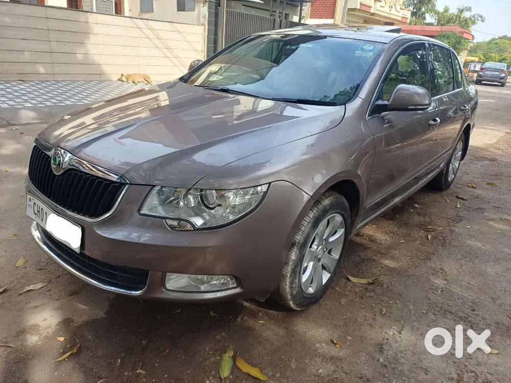 Skoda Superb
1st Onwer
Petrol
2011 Model 2031 Tak Pas
Totally Original