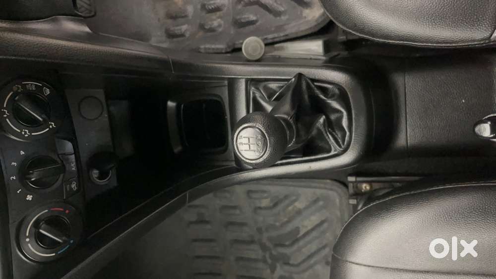 Maruti Suzuki Swift 1.2 Lxi (o), 2017, Petrol