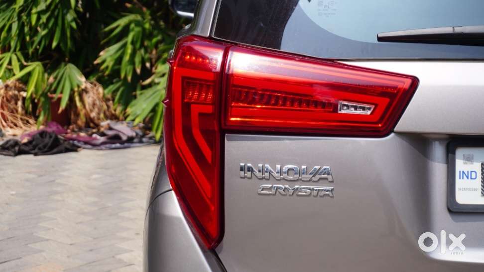 Toyota Innova Crysta [2020-ongoing] 2.4 Gx At 8 Str, 2021, Petrol
